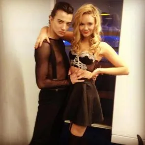 10-Daisy-Wood-Davis-Nude-nutekėjo