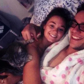 09-Daisy-Wood-Davis-Nude-nutekėjo