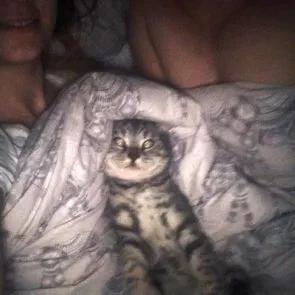 11-Daisy-Wood-Davis-Nude-nutekėjo