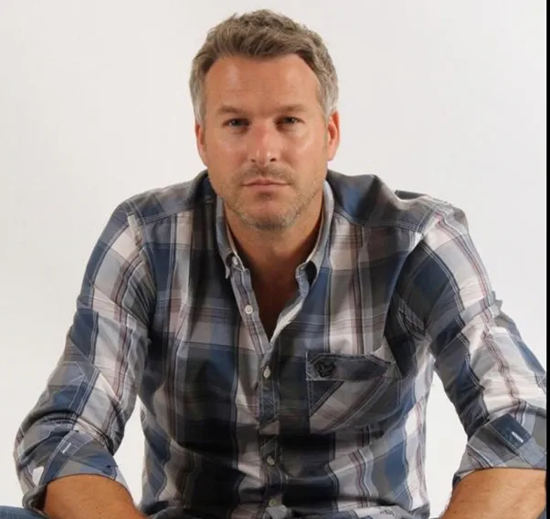 Dan Loop Square Gol Trône