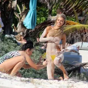 15-Danielle-Knudson-Naken-Topless