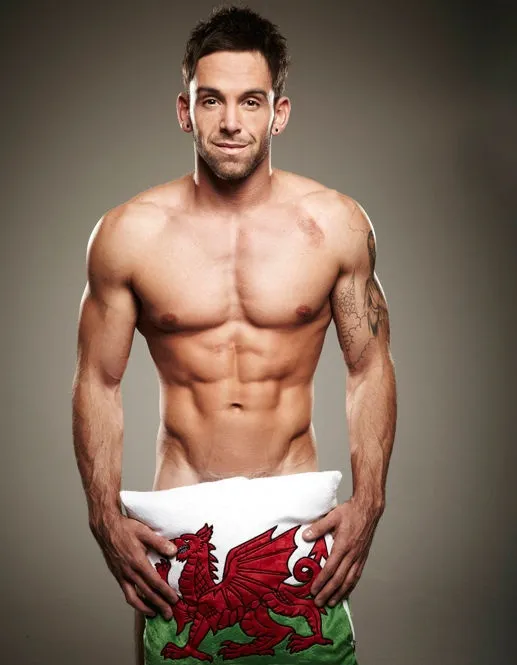 ダレン・チッジーの正面ヌードセルフィー