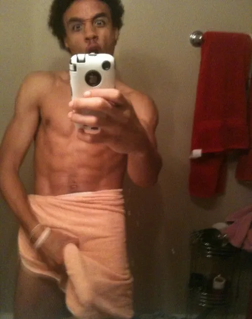 La estrella de YouTube Delano Edwards filtró fotos desnudas y calientes