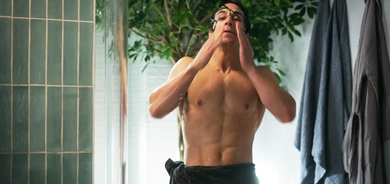 Deniz Akdeniz cock photos