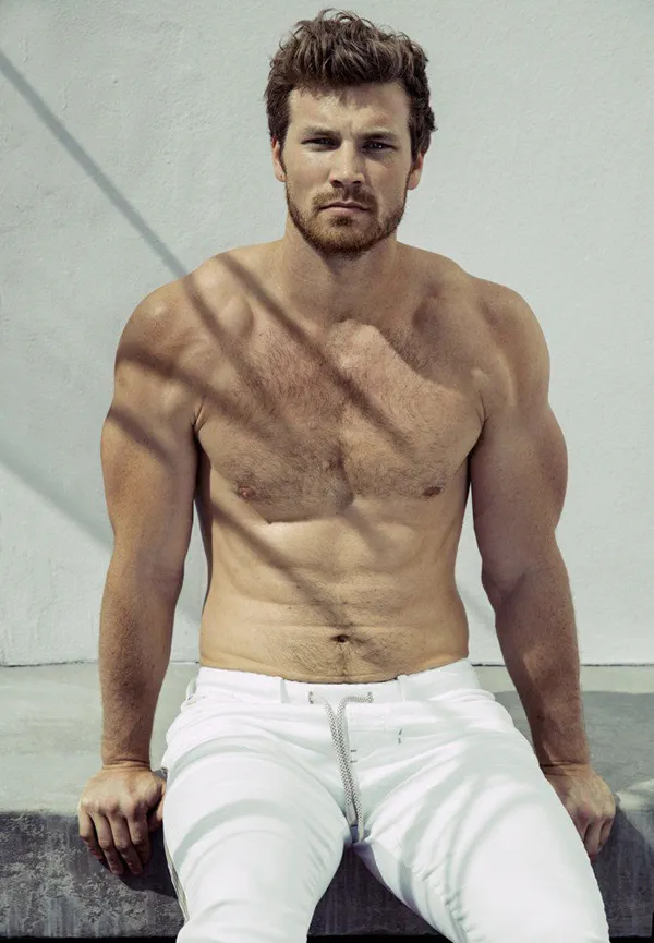 Derek Theler Nude