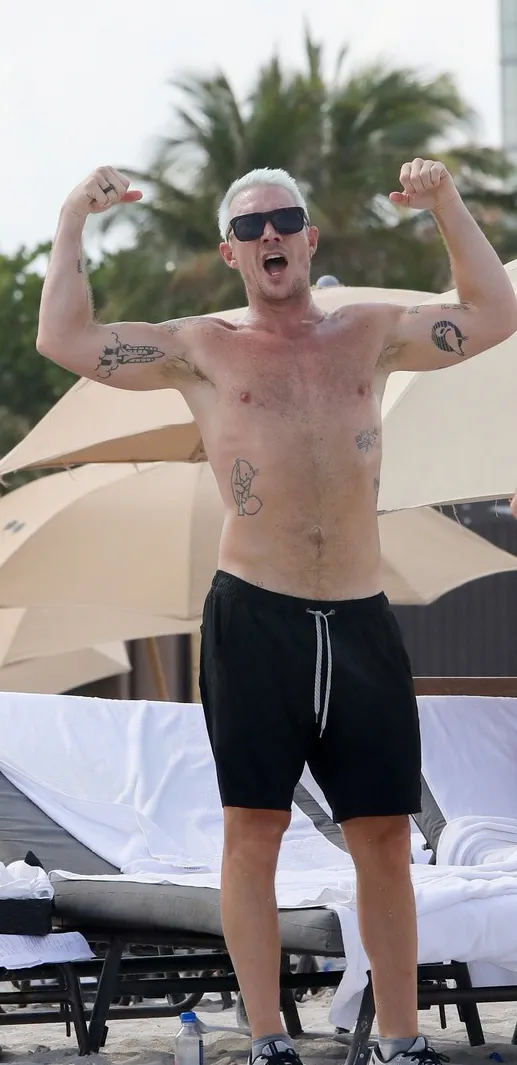 Tôi nhìn thấy bãi biển trong cơ bắp lớn