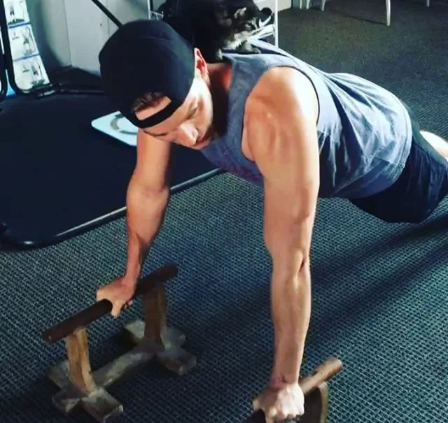 Dominic Sherwood Nude