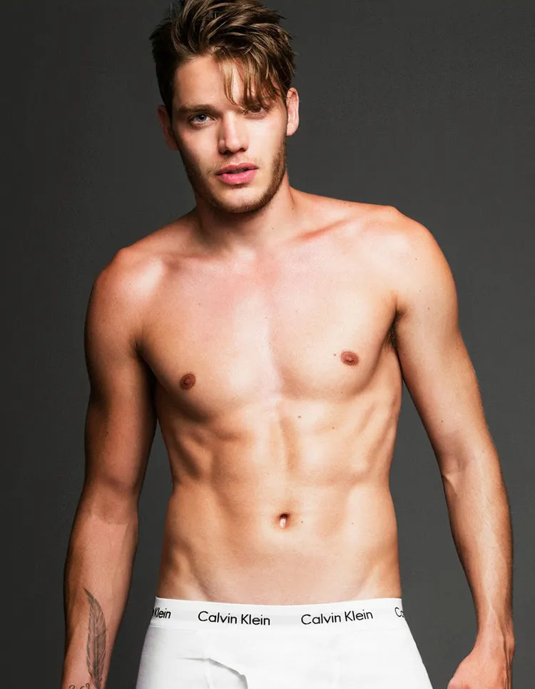 Dominic Sherwood Nude