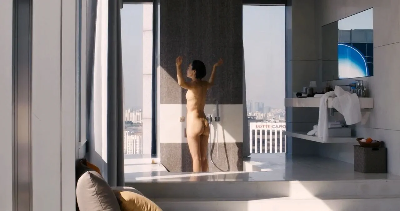Doona-Bae-Naked-2