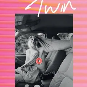 Dree Hemingway iker magazin borítója