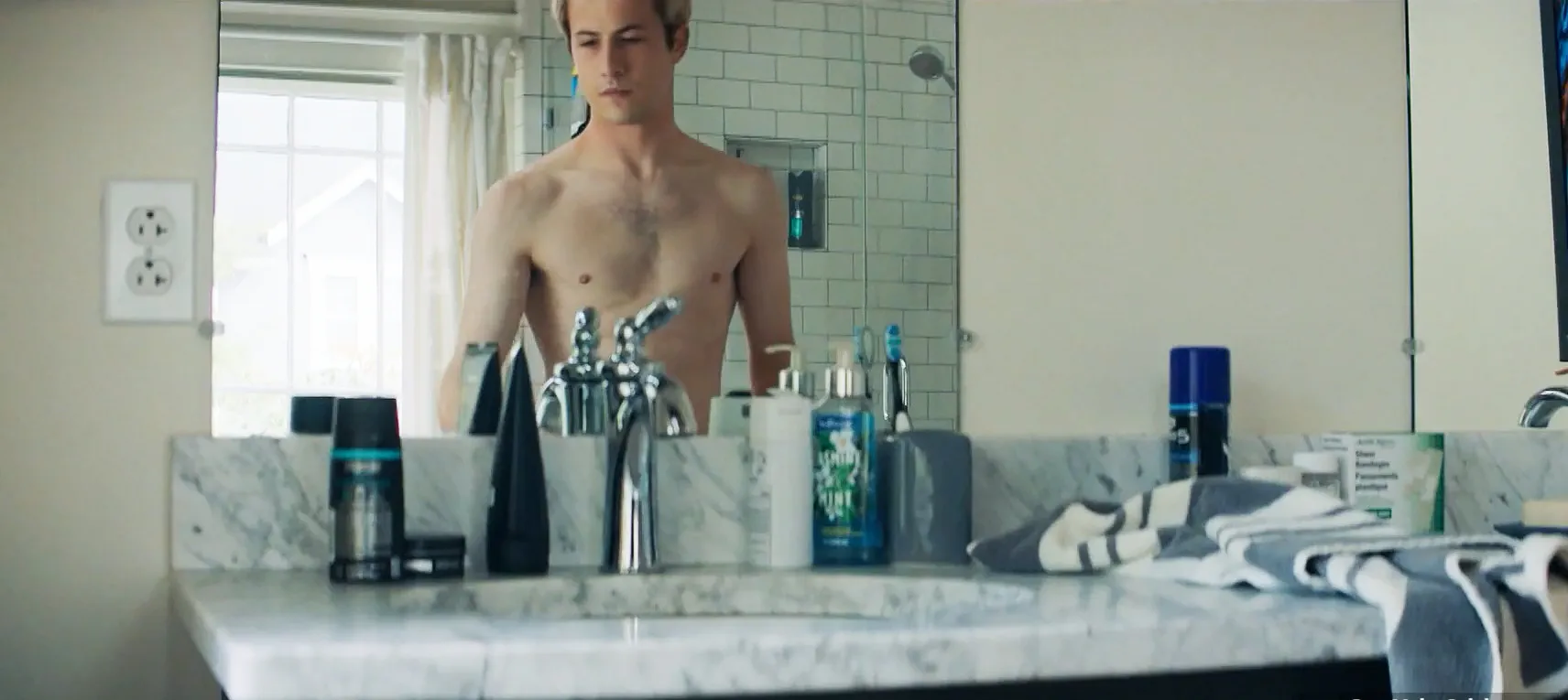Dylan Minnette shirtless scenes