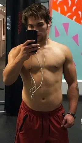 Dylan Sprayberry nude