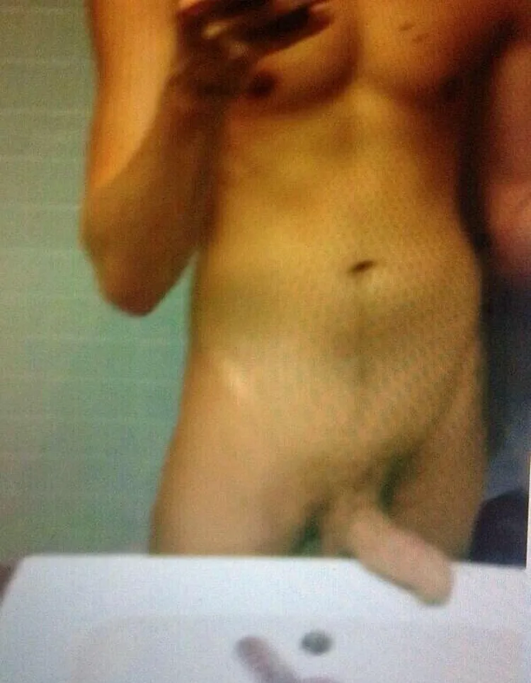 Dylan Sprouse Leaked Nude