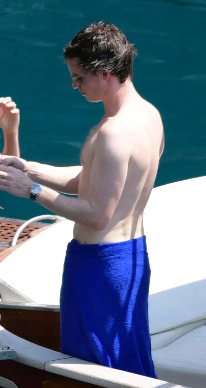 Eddie Redmayne nude