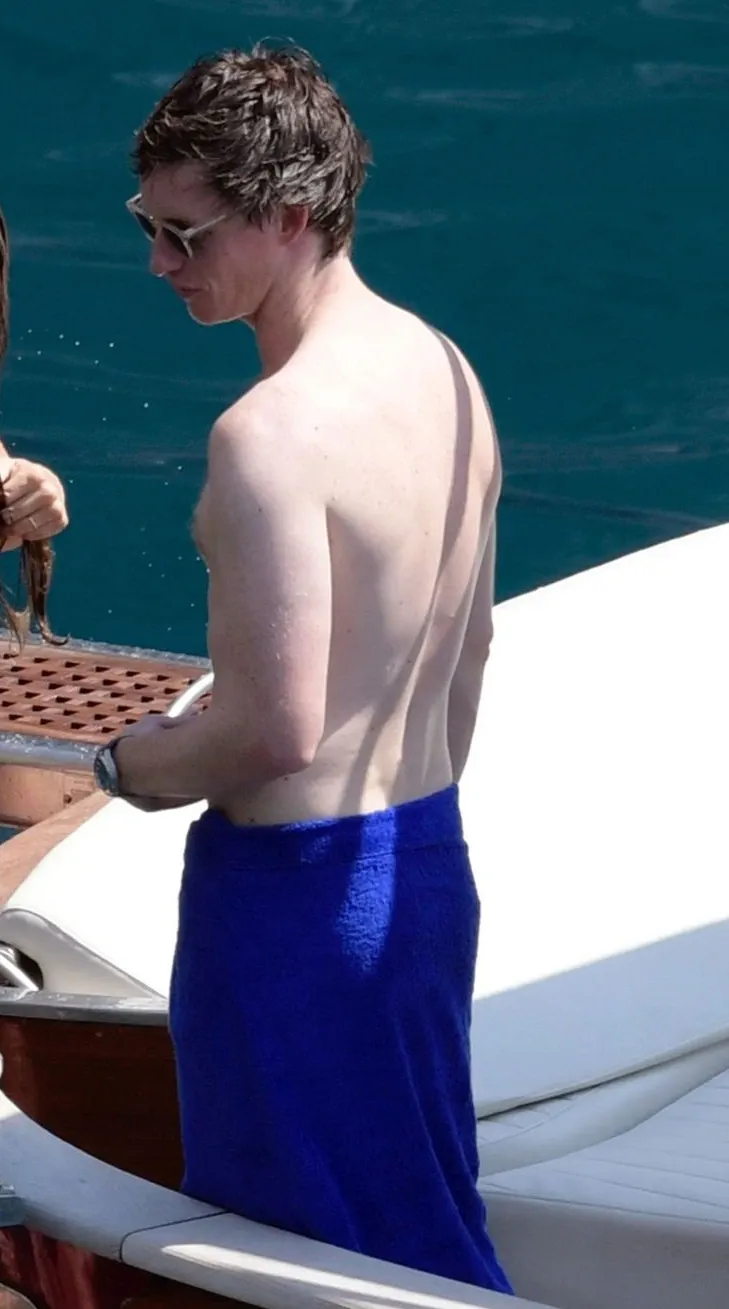 Eddie Redmayne nude