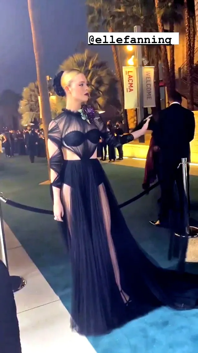 Elle Fanning Paparazzi