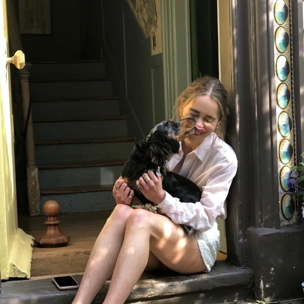 Emilia Clarke Upskirt