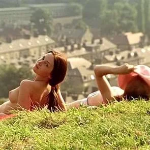 12-Emily-stumpf-nackt