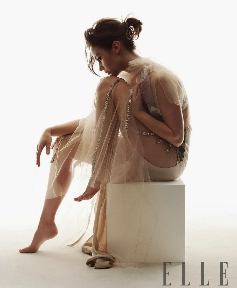 Emily Blunt Barefoot