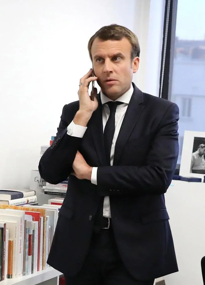 Emmanuel Macron Nude