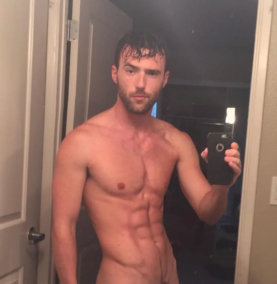 L'A YouTube, Erik Angelo Goli ja tee valokuva kuuma