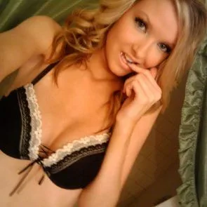 06-Erin-Cummins-Nude-Leaked