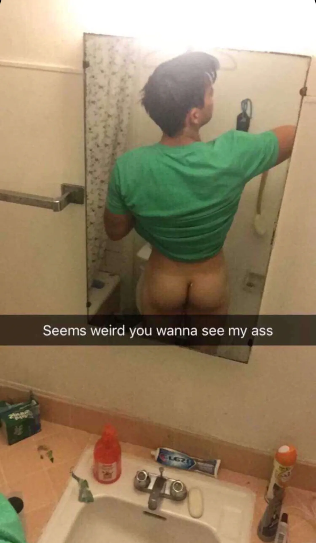 オーストラリアの俳優イーサン・パニザはヌードを漏らしました