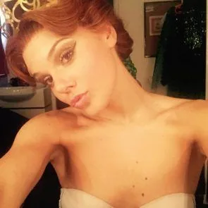 06- เฟย์ - บรูคส์ - เปลือย - รั่ว