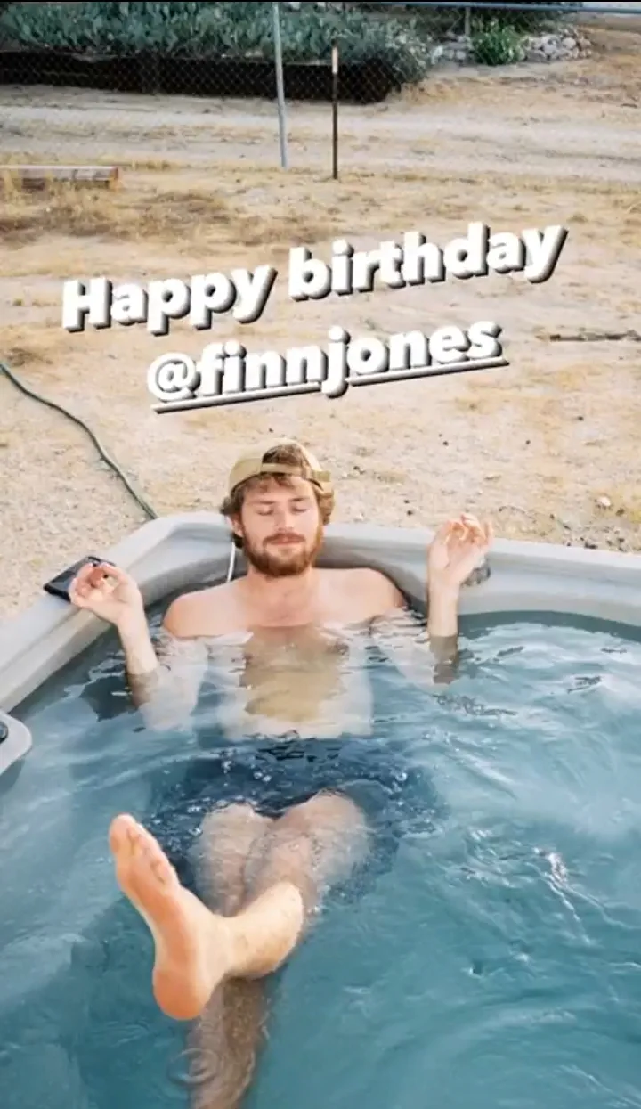 Finn Jones sexy