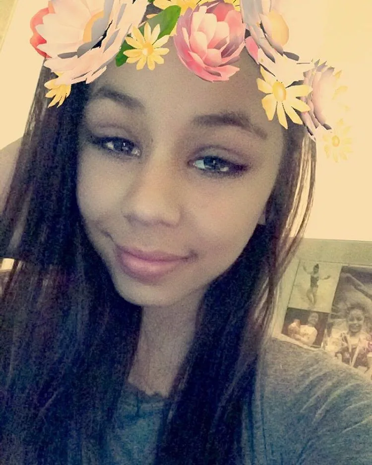 Flavia-Saraiva-Sexy-Hot-20