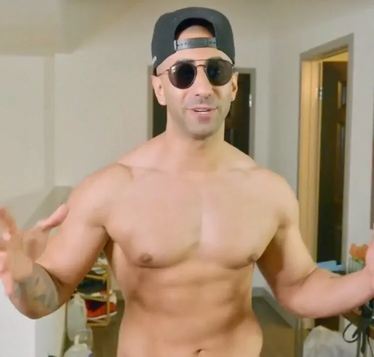 FouseyTube Nude