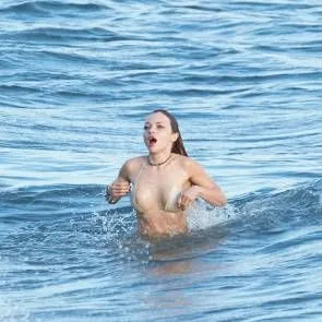 פרנצ'סקה-איסטווד -08