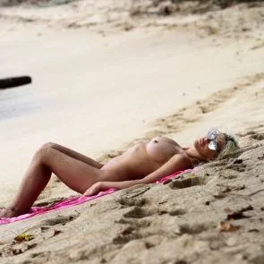 Frenchy-Morgan-topless-10