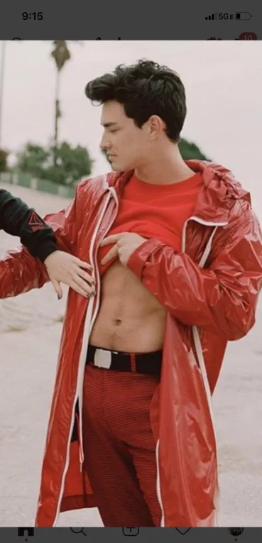 Gavin Leatherwood nude