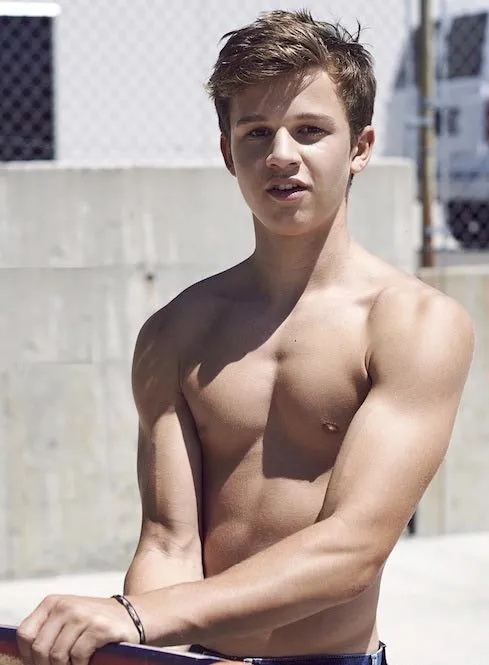 Gavin MacIntosh Nude