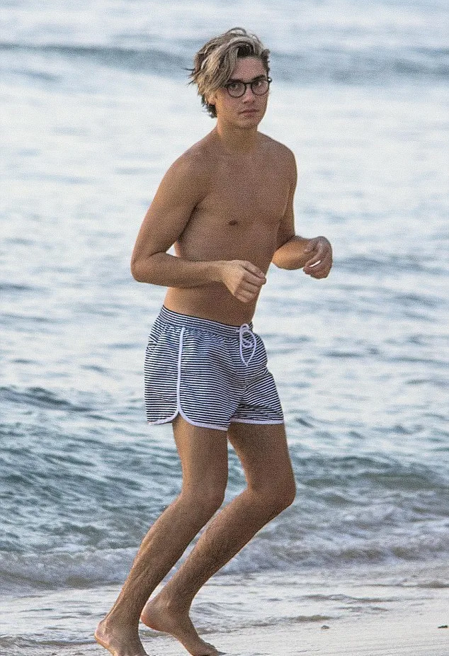 George Shelley bulge pics