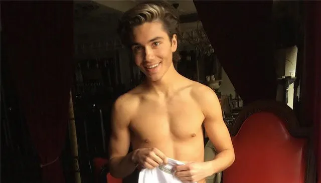 George Shelley leaked cock pics
