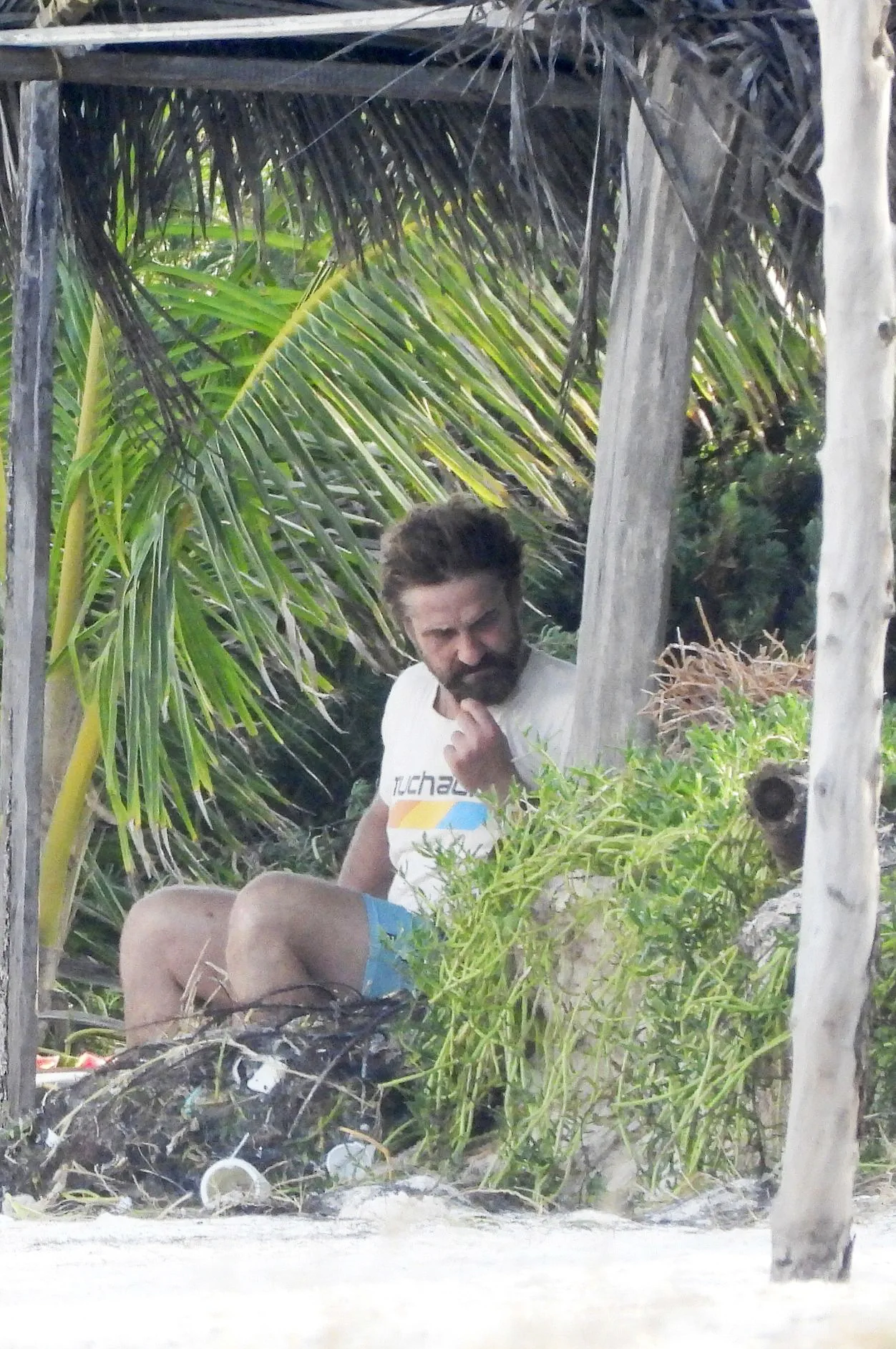 Gerard Butler cock photos