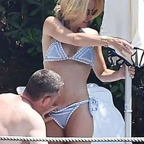 05-Gillian-Anderson-bikiny