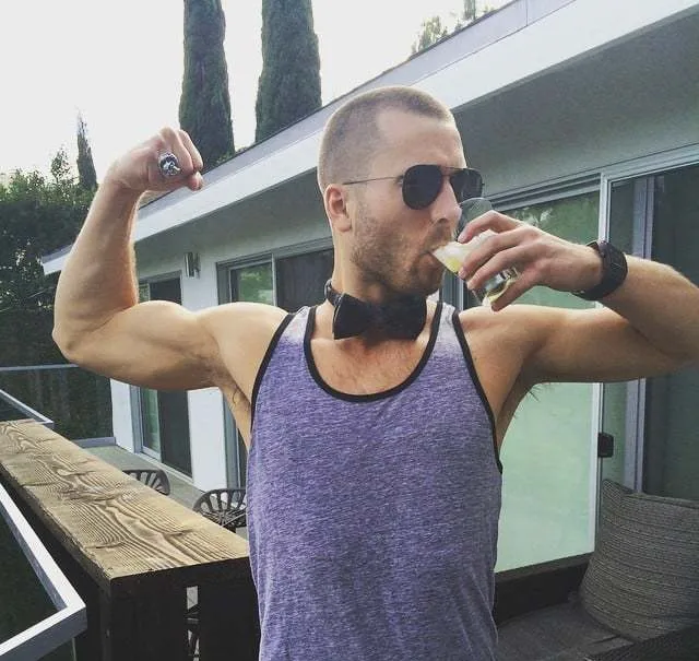 Glen Powell nude leaked pics