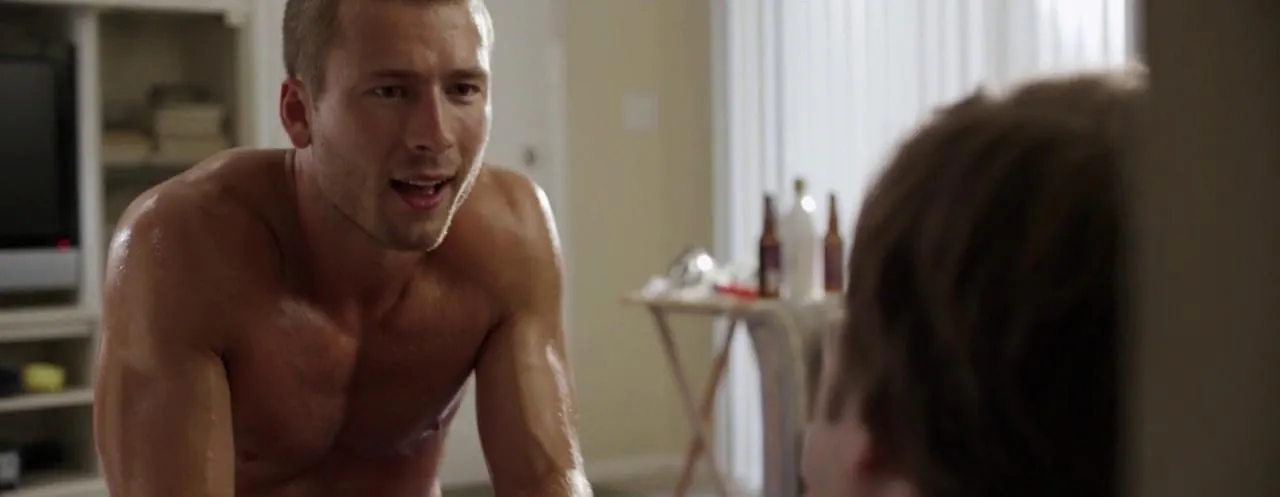 Glen Powell oops