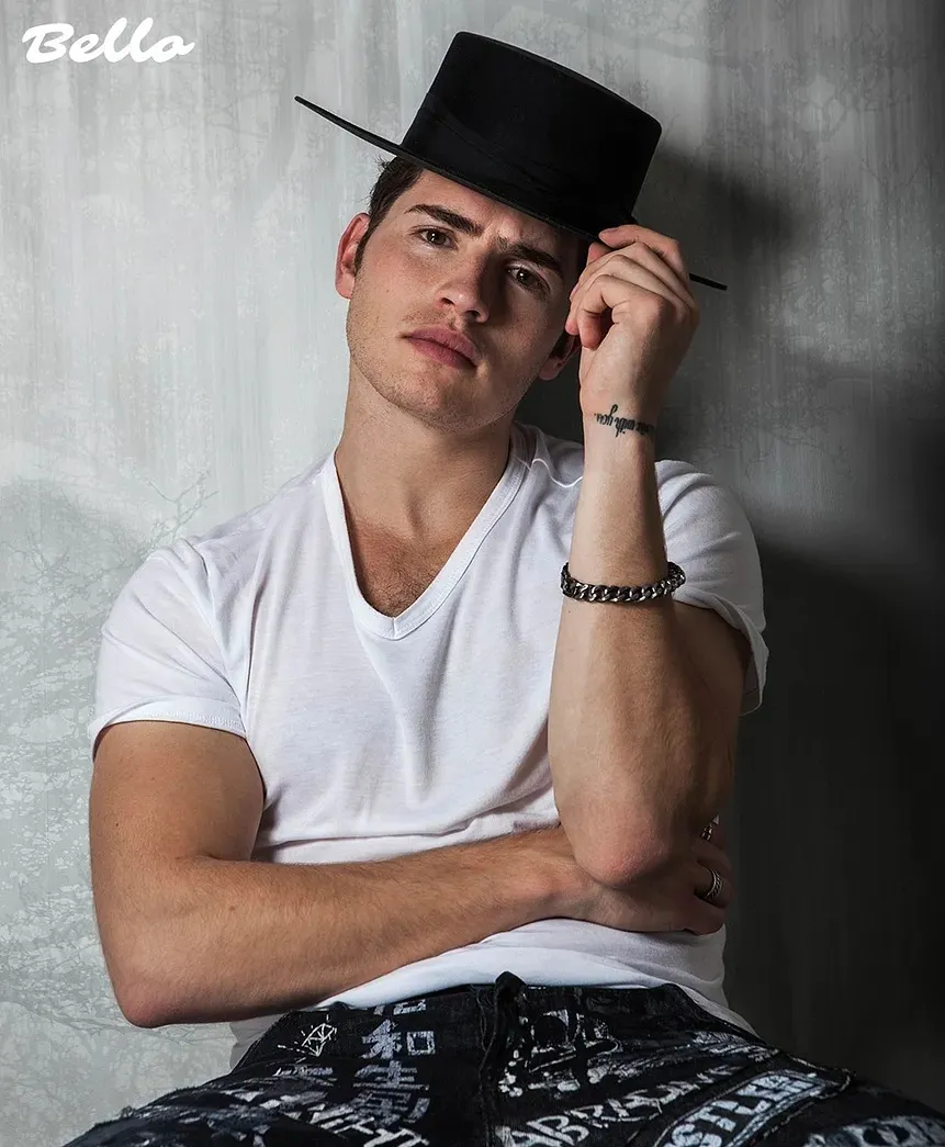 Gregg Sulkin uncensored