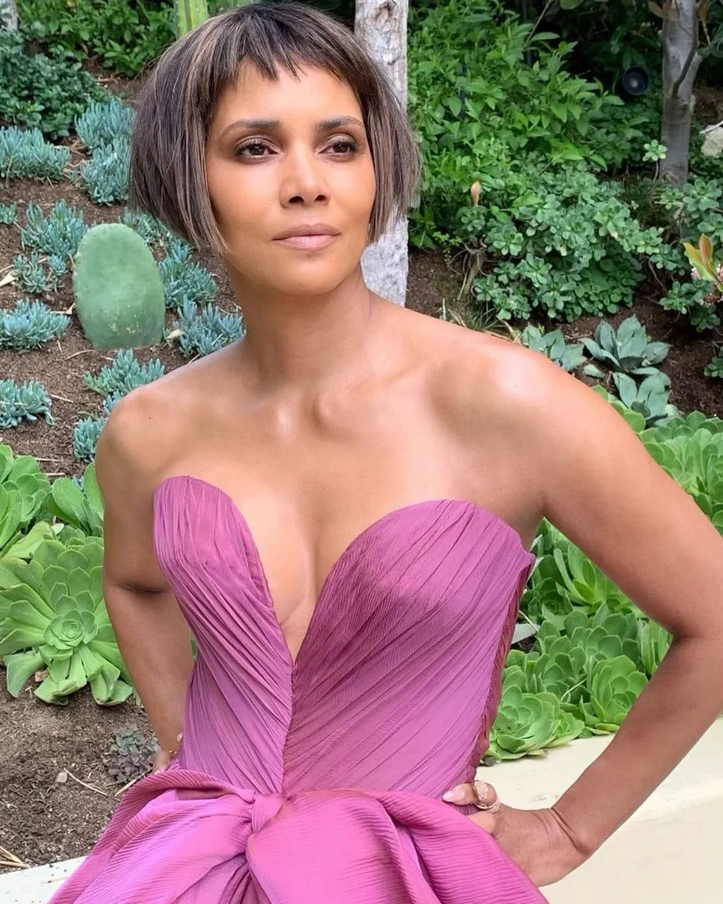 Halle Berry Sexy