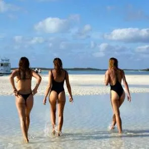 16-Hannah-Ferguson-Sexig-Topless-naken