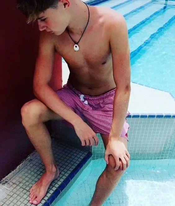 Harvey Leigh Cantwell nude