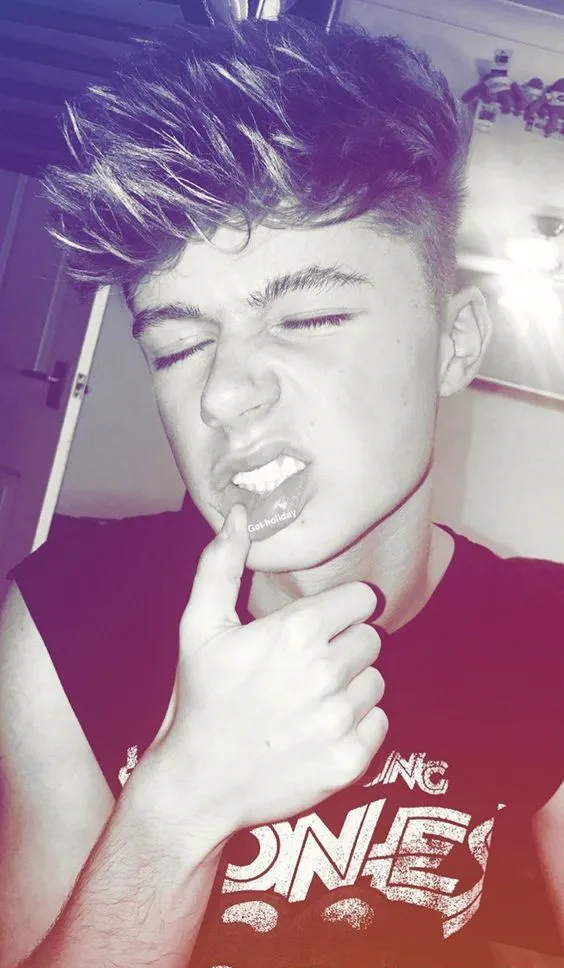 Harvey Leigh Cantwell nude