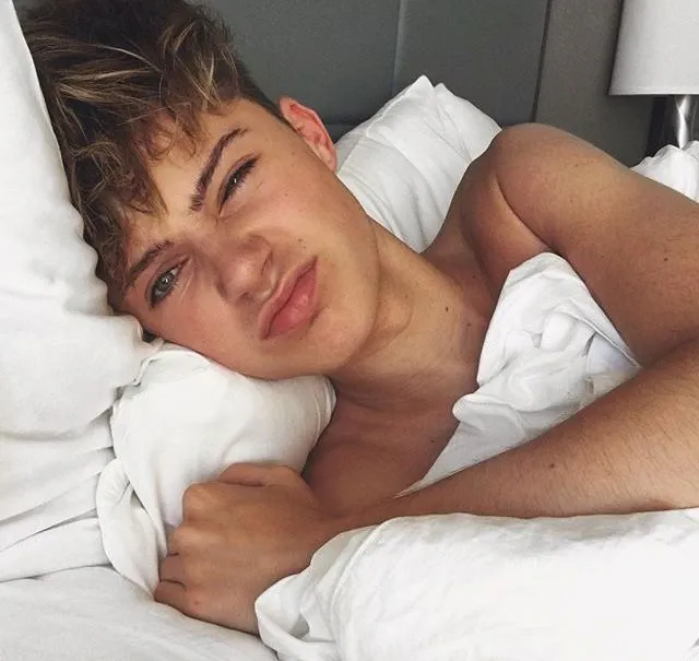 Harvey Leigh Cantwell nude