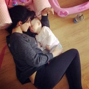 12-Hilaria-Baldwin-Nude-Leaked-Pregnant