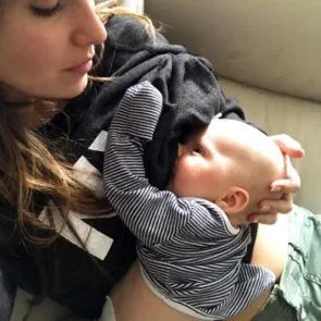 15-Hilaria-Baldwin-Nude-Leaked-Pregnant