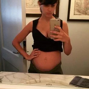 08-Hilaria-Baldwin-Nude-Leaked-Pregnant